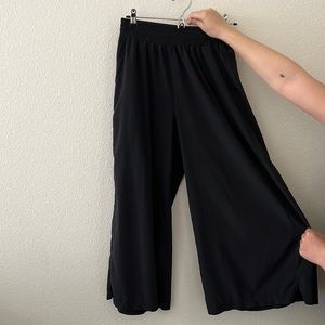 Zella wide legged jogger